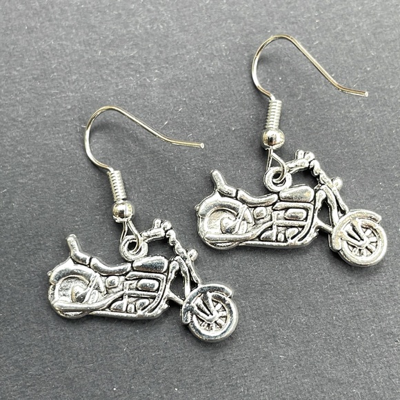Motorcycle Earrings Silver Colour Metal Motor Bike Unisex Pair Gift Idea New - Picture 1 of 5